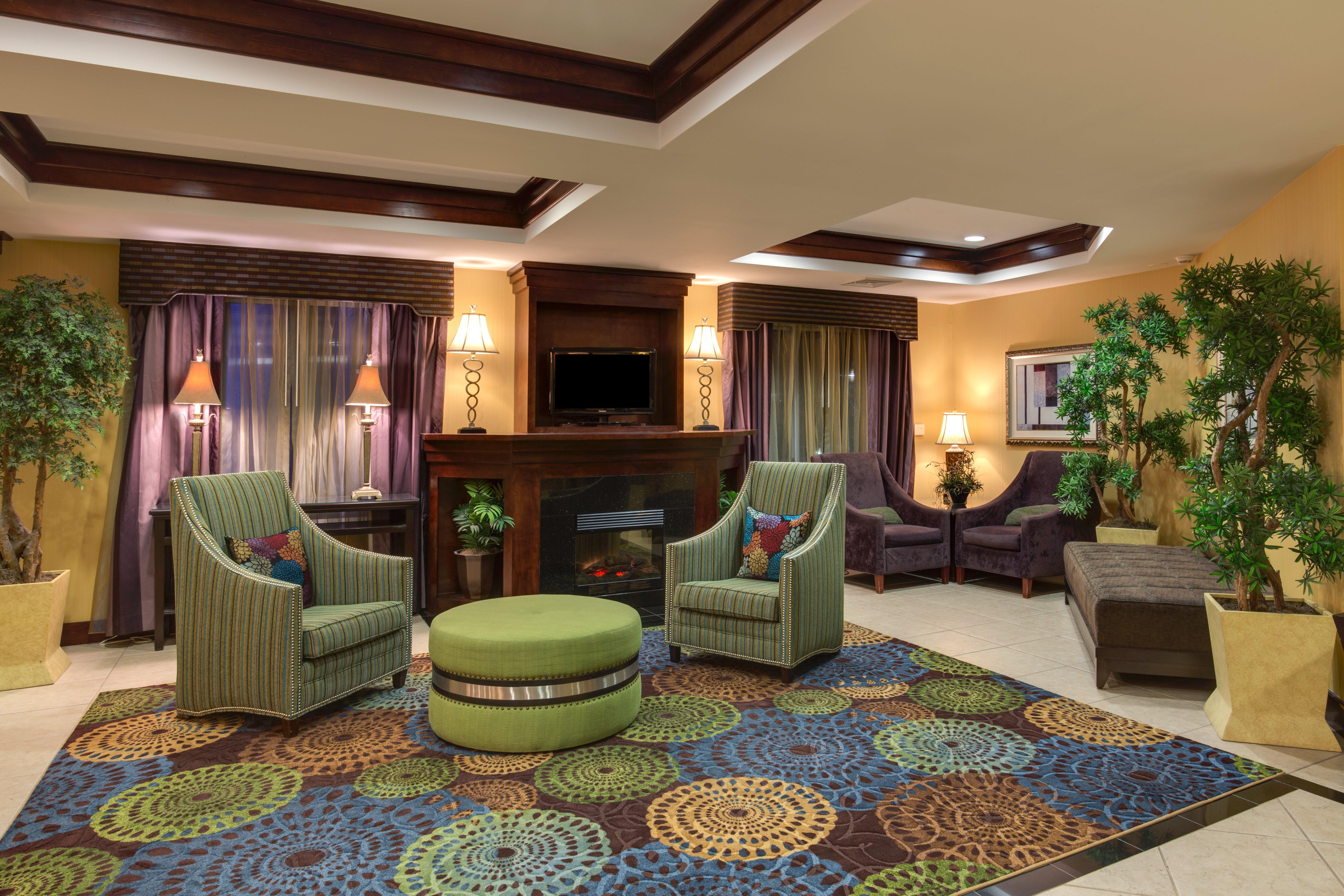 Holiday Inn Express Tower Center New Brunswick By Ihg Ист-Брунсвик Экстерьер фото